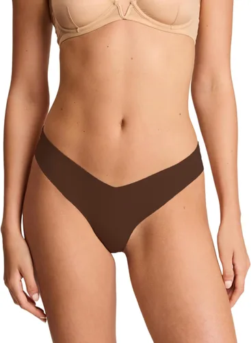 Vista 7 de commando Classic Thong Invisible Everyday Thong No-Show Underwear Loved by Celebrities & Stylists Raw-Cut Microfiber Beige