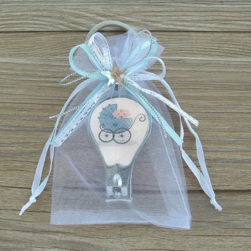 Vista 4 de Llavero de baby shower (12 piezas) cortaúñas y abrebotellas con bolsas decoradas