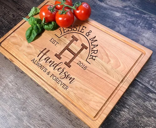 Vista 4 de Tabla de cortar personalizada, regalo de boda para parejas, tablas de cortar grabadas personalizadas para parejas