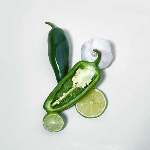 Vista 5 de Queen Majesty Jalapeño, Tequila y Lima Salsa Picante, 5 oz - Completamente Natural, Vegana, Kosher, Sin Gluten, Sin OMG, Sin Azúcar, Hecha
