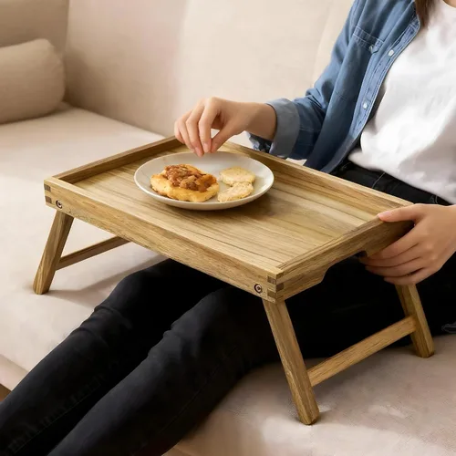 Vista 7 de VaeFae Bandeja de mesa de cama de acacia, bandeja de desayuno de madera con patas plegables, bandeja de cama para comer y computadora portátil