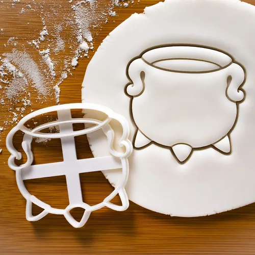 Vista 4 de Juego de 4 cortadores de galletas con temática de brujería (diseños: vela, caldero, sombrero de bruja y casa encantada), 4 piezas - Bakerlogy