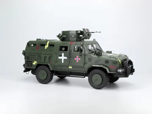 Vista 4 de ICM 35014 - 'Kozak-2', Vehículo Blindado Ucraniano Clase MRAP (100% Nuevos moldes) - Escala 1:35