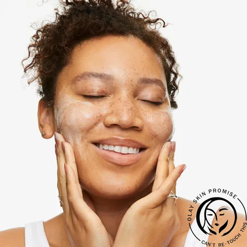 Vista 4 de Olay Limpiador Facial, Limpiador Facial Diario con Niacinamida, Péptidos y Glicerina - Clarificante, Refresca la Superficie de la Piel, Refina