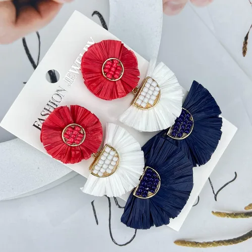 Vista 4 de Aretes decorativos de rafia, colgantes con cuentas, colgante bohemio para mujer