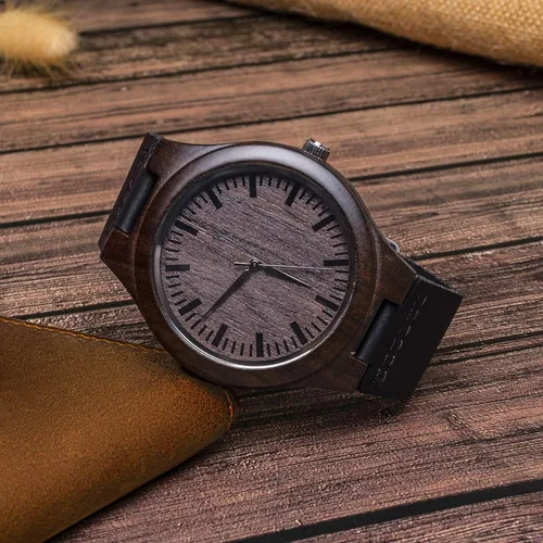 Vista 5 de Reloj de madera Fodiyaer con grabado para hombre, regalo ideal para tu novio, tu marido, para un aniversario, Navidad, cumpleaños, día del Padre