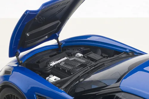 Vista 4 de AUTOart 71265 1/18 Composite Die-Cast: Chevrolet Corvette C7 Z06, Laguna Blue Tintco