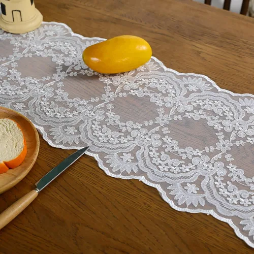 Vista 4 de Hsvanyr Camino de mesa de encaje blanco bordado pequeño bufanda clásica rectangular macramé mesa decoración de tocador 12 pulgadas x 27 pulgadas