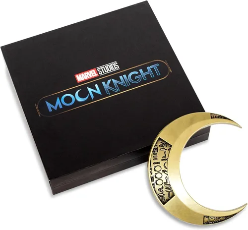 Vista 3 de Marvel Studios Moon Knight Crescent Blade Réplica Edición Limitada Esmalte Pin Exclusivo, Metal, Sin gemas.