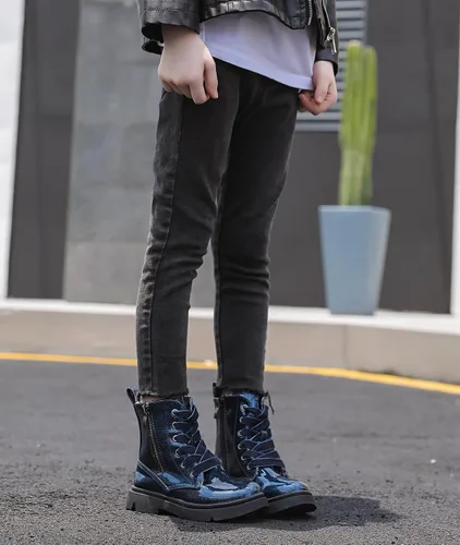 Vista 6 de DADAWEN Botas de tobillo con purpurina para niños y niñas, zapatos de combate impermeables con cremallera lateral para niños pequeños, niños grandes