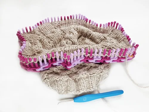 Vista 6 de Authentic Knitting Board Flexee Loom Links Skinny, calibre pequeño, para hilo fino, 48 eslabones, 96 clavijas