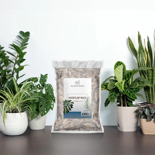 Vista 8 de Mantillo para plantas de casa (8 cuartos), astillas pequeñas de corteza de madera para interiores, patio, medio de cultivo, ¡y mucho más!