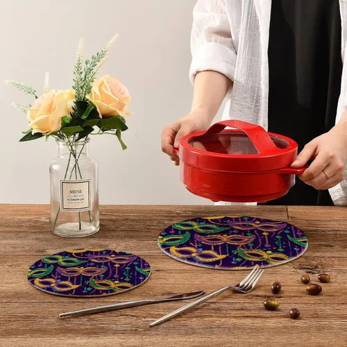 Vista 7 de Boccsty Tapete de salvamanteles de carnaval de Mardi Gras con cuentas de colores, 2 unidades de tejido redondo, para mesa de cocina, protector