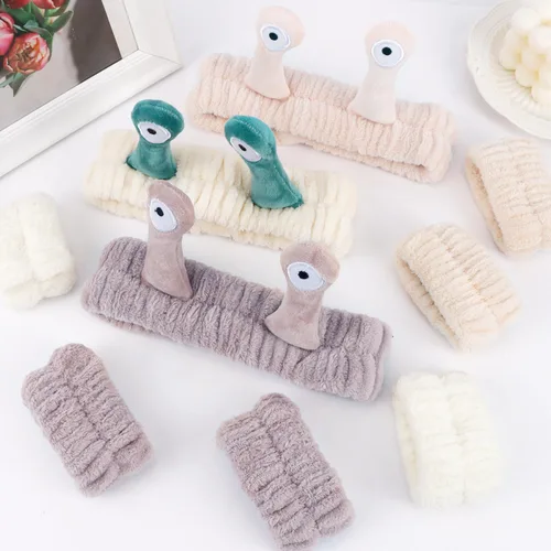 Vista 7 de Atoden Snail Spa Set – Pulsera y diadema para lavado facial, bonito diseño de animales para mujeres y niñas, beige, caqui, marrón