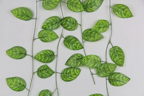 Vista 4 de RayLineDo® Paquete de 12 guirnaldas artificiales de hojas de vid verde de hiedra de 7.87 pies, decoración de flores falsas