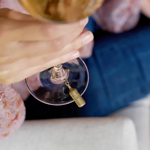 Vista 4 de Twine Dijes de vino y marcadores de bebidas para copas de vino, 6