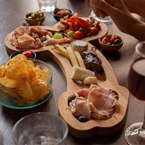 Vista 3 de Tablas de charcutería, tablero de aperitivos, tablas de embutidos únicas, tabla de quesos personalizada, divertidos cubiertos de cocina, vino