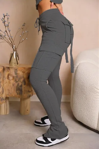 Vista 2 de Pantalones deportivos cargo para mujer, leggings acampanados Y2K con cintura elástica y dobladillo con abertura en la parte inferior acampanada