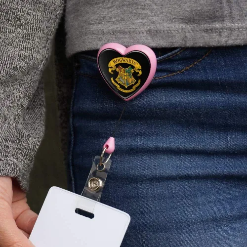 Vista 2 de Harry Potter Ilustrated Hogwart's Crest Heart Lanyard Retractable Reel Badge ID Card Holder Rosado