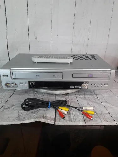 Vista 4 de DV2150 Reproductor de DVD progresivo de la exploración/4-Head Hi-Fi VCR Combo