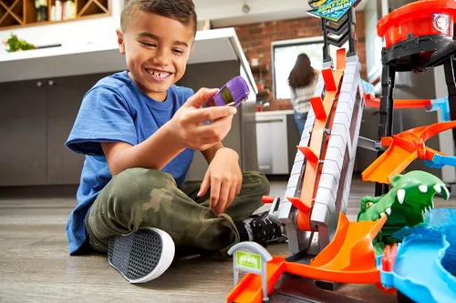 Vista 17 de Hot Wheels City Lavado de Autos y Cocodrilo Gigante