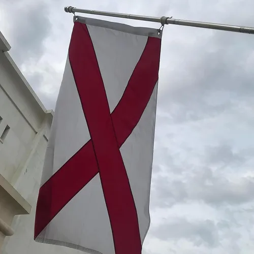 Vista 2 de Bandera del estado de Alabama de 3 x 5 pies para exteriores, doble cara, 3 capas, poliéster, AL Alabama, banderas con 2 ojales de latón