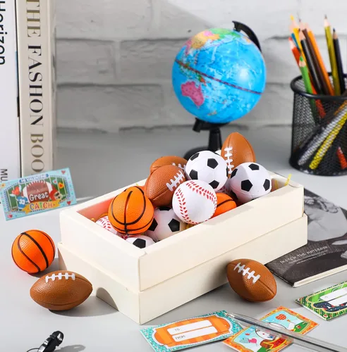 Vista 7 de Zhanmai 36 bolas de estrés deportivas para el día de San Valentín con tarjetas de regalo para niños, baloncesto, béisbol, fútbol, fiesta