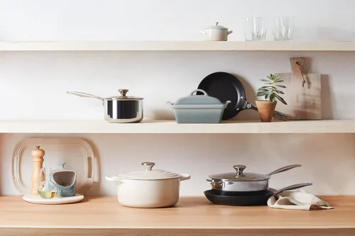 Vista 5 de Le Creuset Cacerola cuadrada cubierta de gres Heritage, 2.36L (9"), Sal Marina Sea Salt