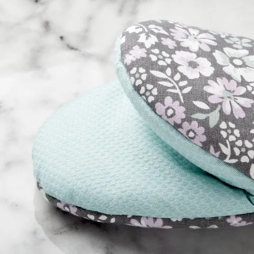 Vista 3 de Martha Stewart Ditsy Floral - Juego de 2 mini manoplas florales para horno, color gris, 5.5"X8