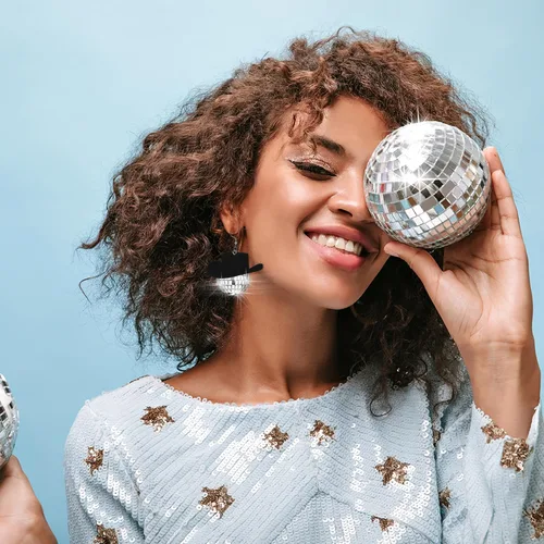 Vista 3 de Disco Ball Earrings 70s 80s 90s Disco Dangle Earrings Disco Outfits for Women Country Concert Earrings Halloween Costume Accessories Party Dress