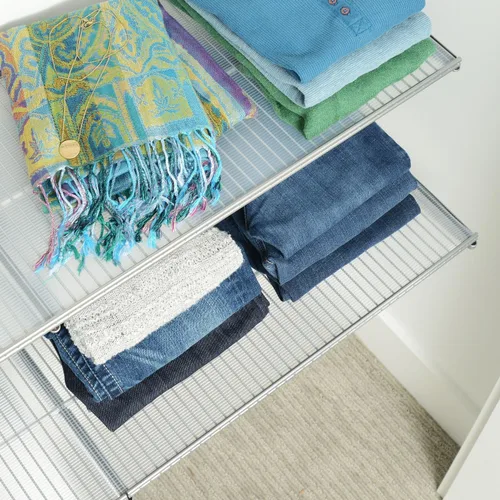 Vista 2 de Magic Cover Estante de vinilo no adhesivo y forro de almacenamiento, ideal para estanterías con cable, 18 pulgadas por 4 pies, acanalado transparente