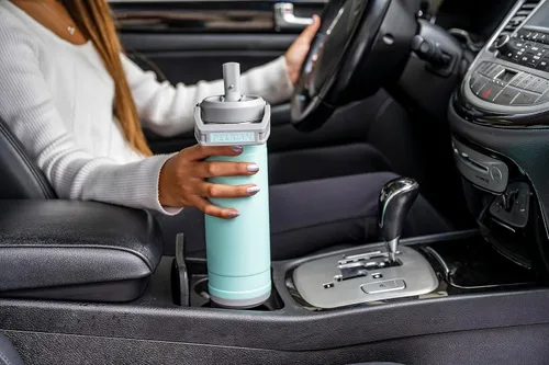 Vista 4 de Pelican Hydration Pelican Pacific™ - Vaso aislado al vacío de 26 onzas, acero inoxidable reciclado de doble pared de viaje con doble tapa, botella