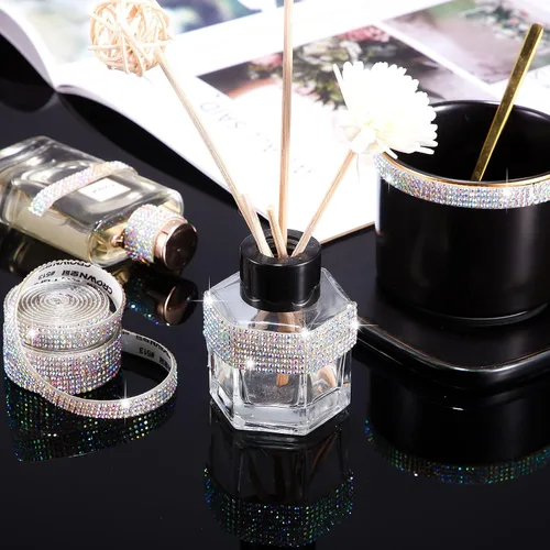 Vista 5 de Outus Rollo de cinta de diamantes de imitación de cristal autoadhesiva con diamantes de imitación para decoración de San Valentín, cumpleaños