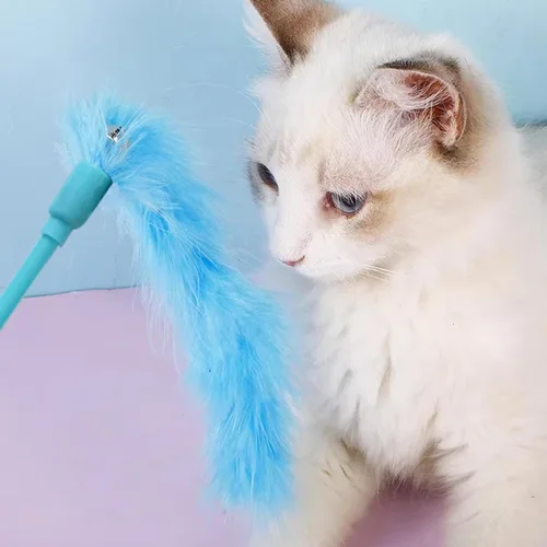 Vista 6 de IUHKBH Juguetes de varita para gatos, 3 varitas interactivas de plumas coloridas con campana para gatos y gatitos