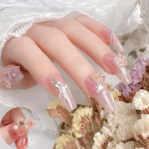 Vista 5 de 50 dijes de uñas acrílicas 3D coloridas con borde dorado, resina esmaltada, para uñas, pétalos, arte de uñas, dijes florales para mujer, arte de uñas