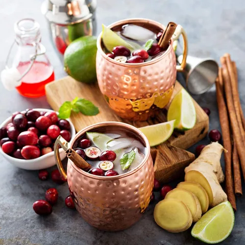 Vista 2 de LIVEHITOP Moscow Mule - Juego de 4 tazas de cóctel hechas a mano de cobre de 19.5 onzas con posavasos para bebidas frías, vino, bar, fiesta, hotel