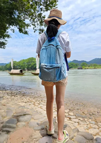 Vista 2 de YunZh Mochila de mezclilla estilo casual ligero jeans mochilas clásicas retro viaje mochila, C-azul claro Más grande, Mochilas Daypack