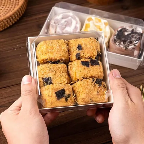 Vista 4 de RomanticBaking Paquete de 100 cajas de charcutería de 4 x 4 x 2.55 pulgadas con tapas transparentes, cajas de galletas, cajas de panadería, cajas