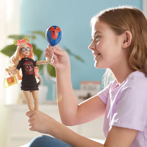 Vista 2 de Disney Store Muñeca ILY 4EVER oficial Snow White - Inspirada en Blancanieves - 11 pulgadas