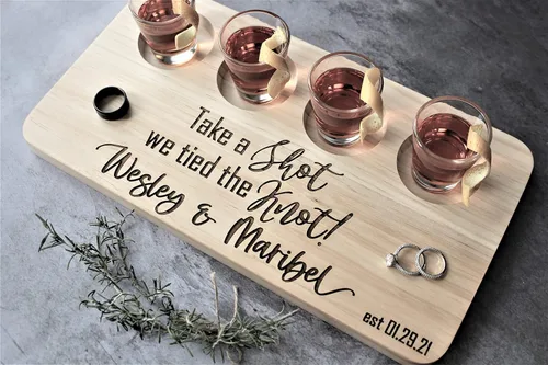 Vista 8 de Tabla de vuelo de madera personalizada para cortar, charcutería, compromiso, boda, despedida de soltera, cumpleaños, inauguración de la casa