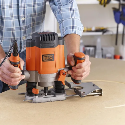 Vista 4 de BLACK+DECKER Router KW1200E-QS 1.200W, metal y plástico, base fija