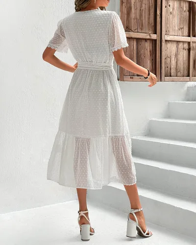 Vista 4 de BTFBM Vestido midi bohemio de verano 2023 para mujer, manga corta, cuello en V, punto suizo, cinturón, cintura alta, volantes, escalonado