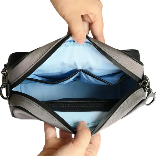 Vista 3 de Bolso cruzado completo antirrobo impermeable con correa ajustable de piel sintética con herrajes clásicos