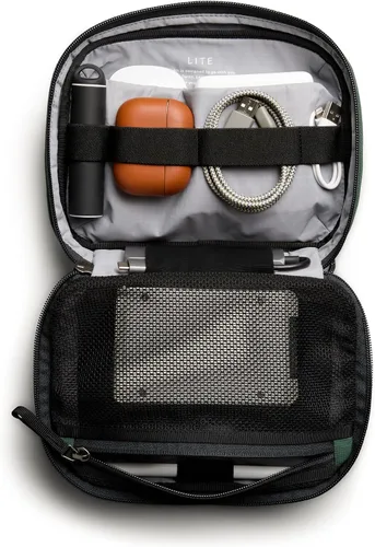 Vista 2 de Bellroy Lite Tech Kit, organizador de viaje electrónico - Spruce Abeto
