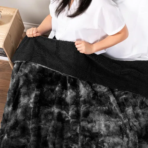 Vista 6 de PAVILIA - Manta de piel sintética reversible con diseño tie-dye color negro, suave, mullida y cálida, mantas y cobijas de sherpa para cama, manta
