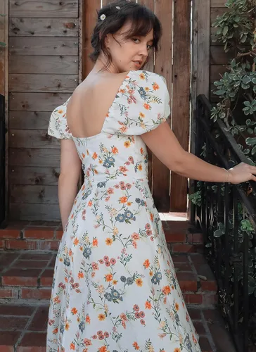 Vista 5 de McCall's Kit de patrón de costura para vestido y parte superior ajustada de señoritas por Brandi Joan, código de diseño M8359, tallas 6-8-10-12-14
