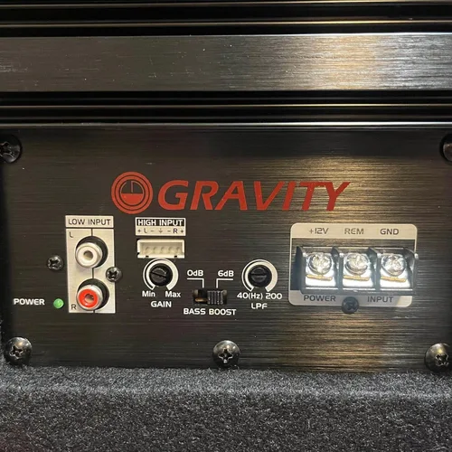 Vista 7 de Gravity G8BD2 Dual 8" 1200W Sub Recinto Activo de Coche Subwoofer Compacto Ported