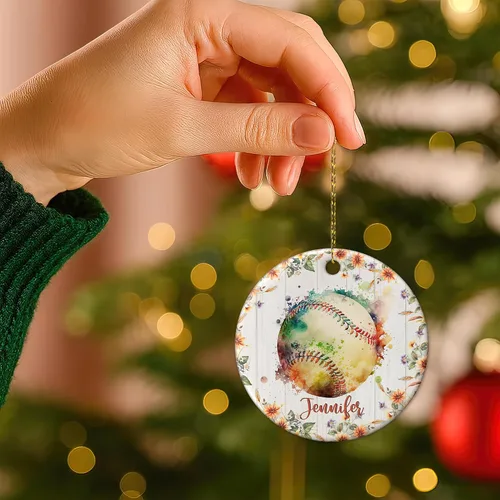 Vista 5 de Hyturtle Adorno de Navidad personalizado para amantes del béisbol, adorno de cerámica con nombre personalizado de Just A Girl Who Loves Baseball