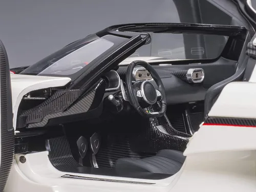 Vista 4 de Koenigsegg Regera 79027 - Coche modelo 1/18 blanco con carbón negro y rayas rojas