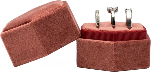 Vista 2 de Giftop Caja de terciopelo hexagonal igual para anillos, 3 ranuras para ceremonia de boda, propuesta, compromiso, cumpleaños (rosa polvoriento)
